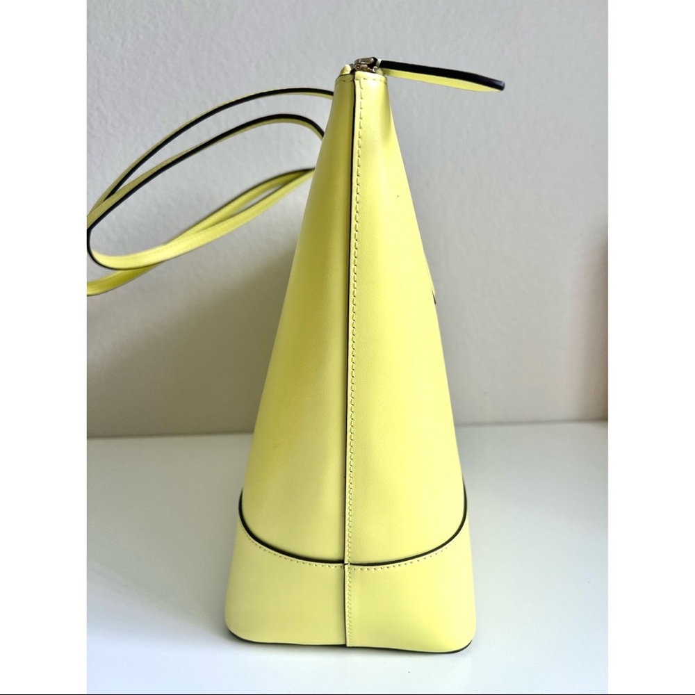 SOLD — Kate spade braelynn tote summer bag - Picture 2 of 10